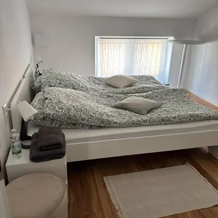 Center With Style & Tranquility Apartment Laichingen
