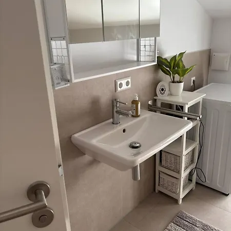 Center With Style & Tranquility דירה Laichingen