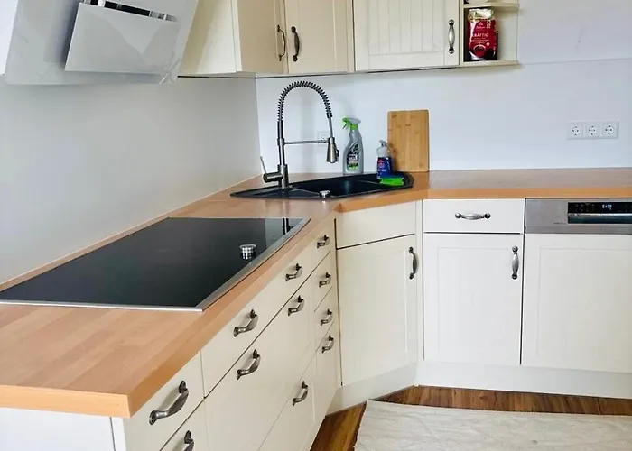 Center With Style & Tranquility Apartment